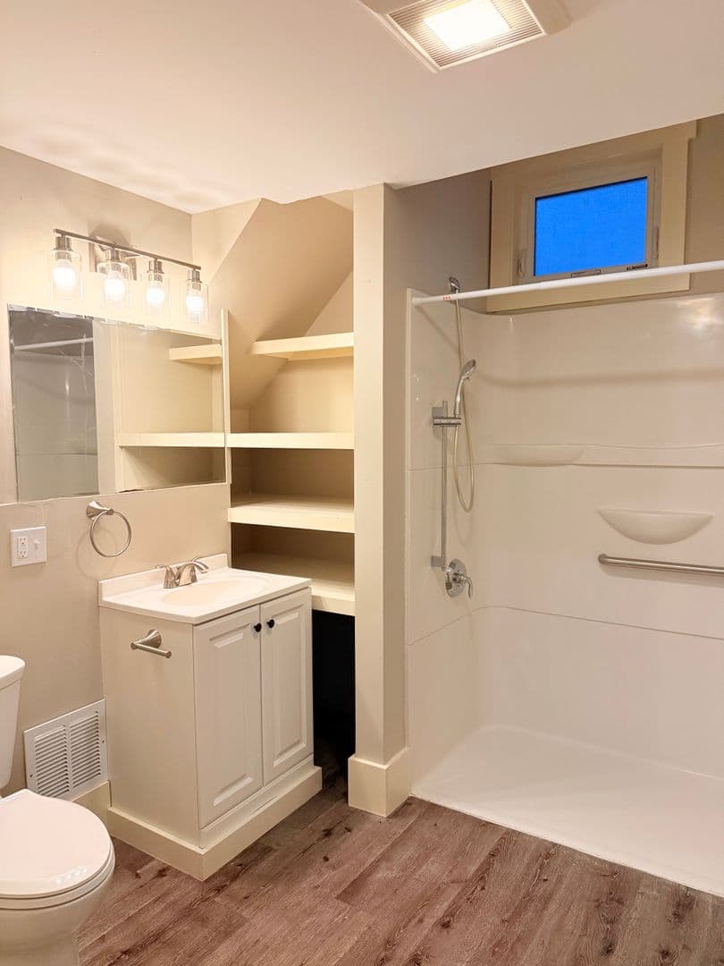 White River Junction Apartment: 31, 63, 77-79 Christian Street