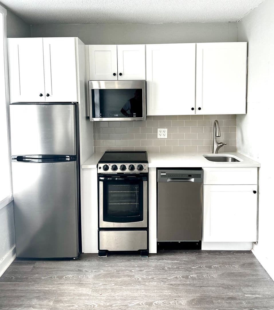 Worcester Apartment: 76 Franklin Street