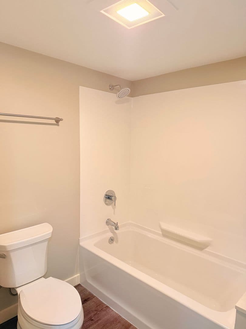 Hartland Apartment: 8 Blodgett Lane