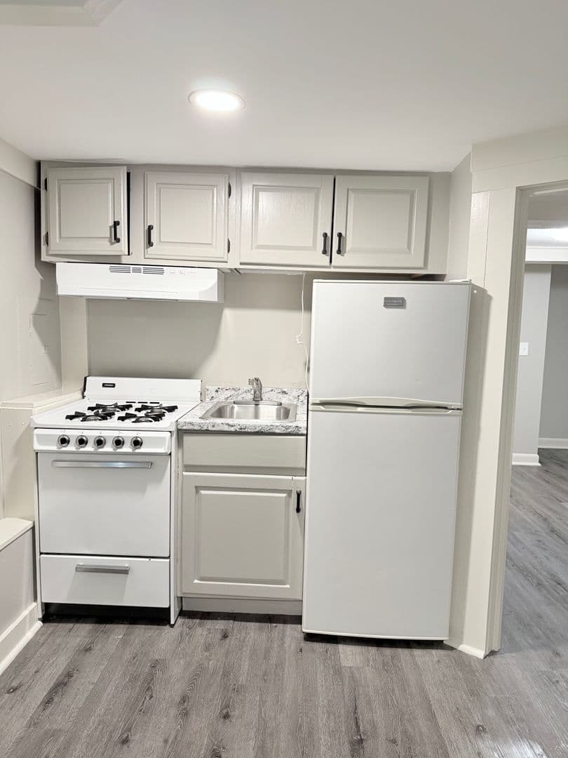 Hartland Apartment: 8 Blodgett Lane