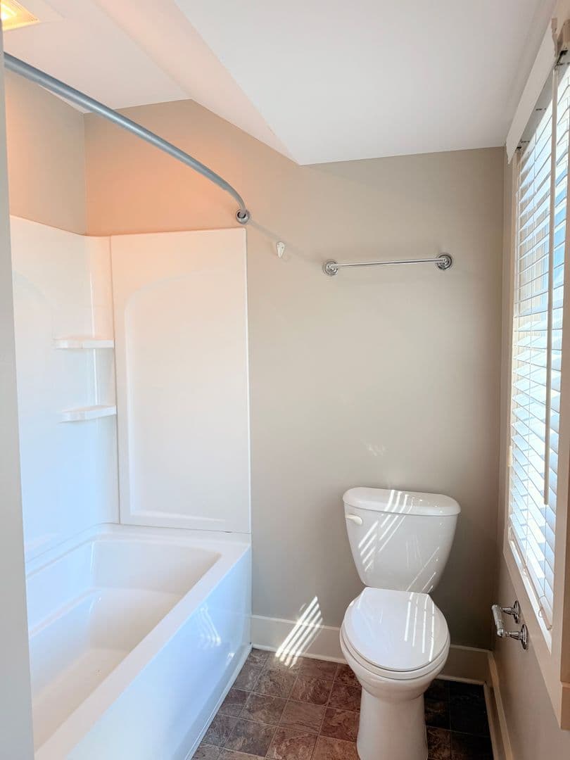Hartland Apartment: 1 VT Route 12
