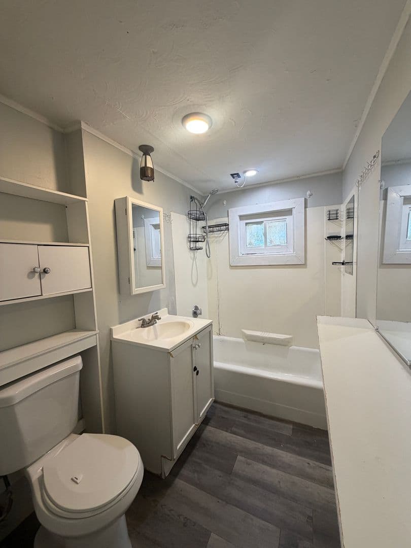 East Boston Apartment: 126 Leyden St