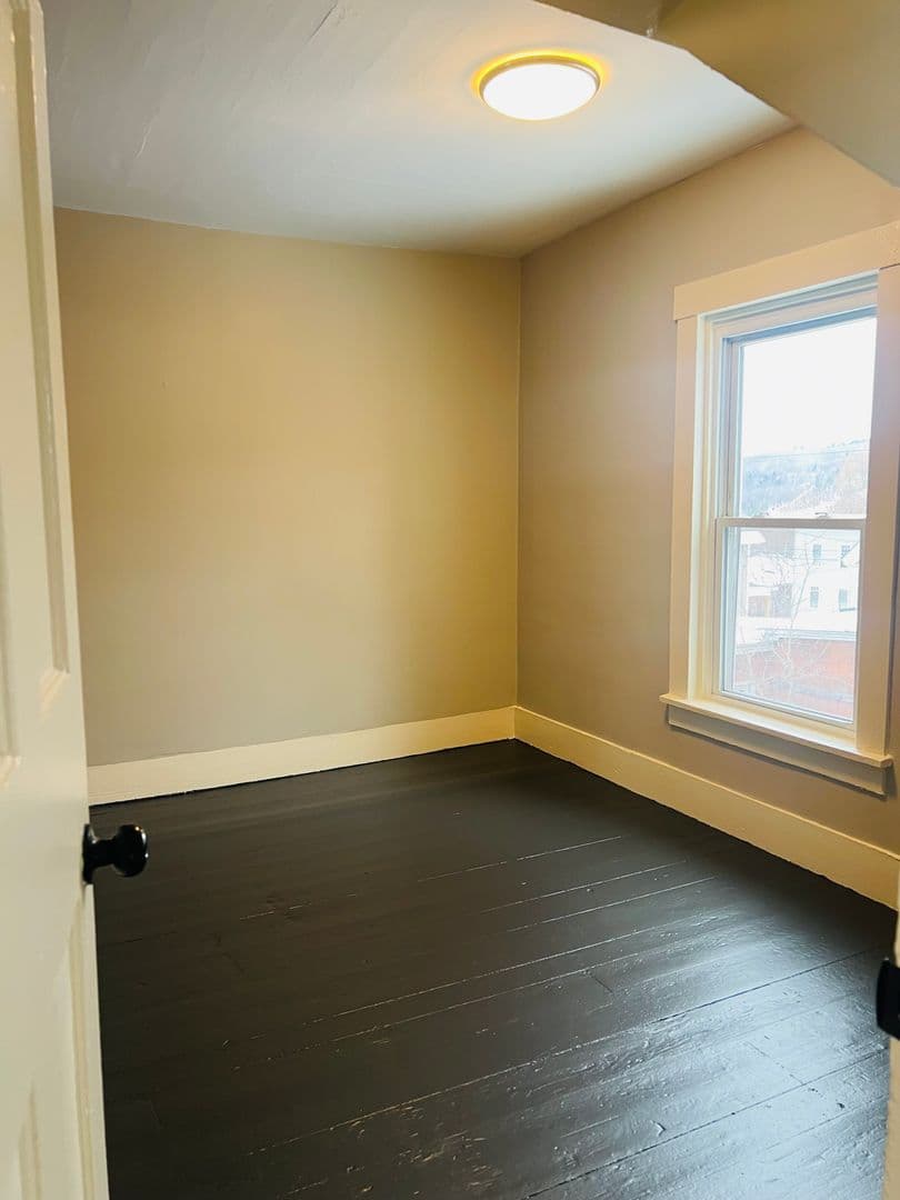 Lebanon Apartment: 26-30 Mason Street