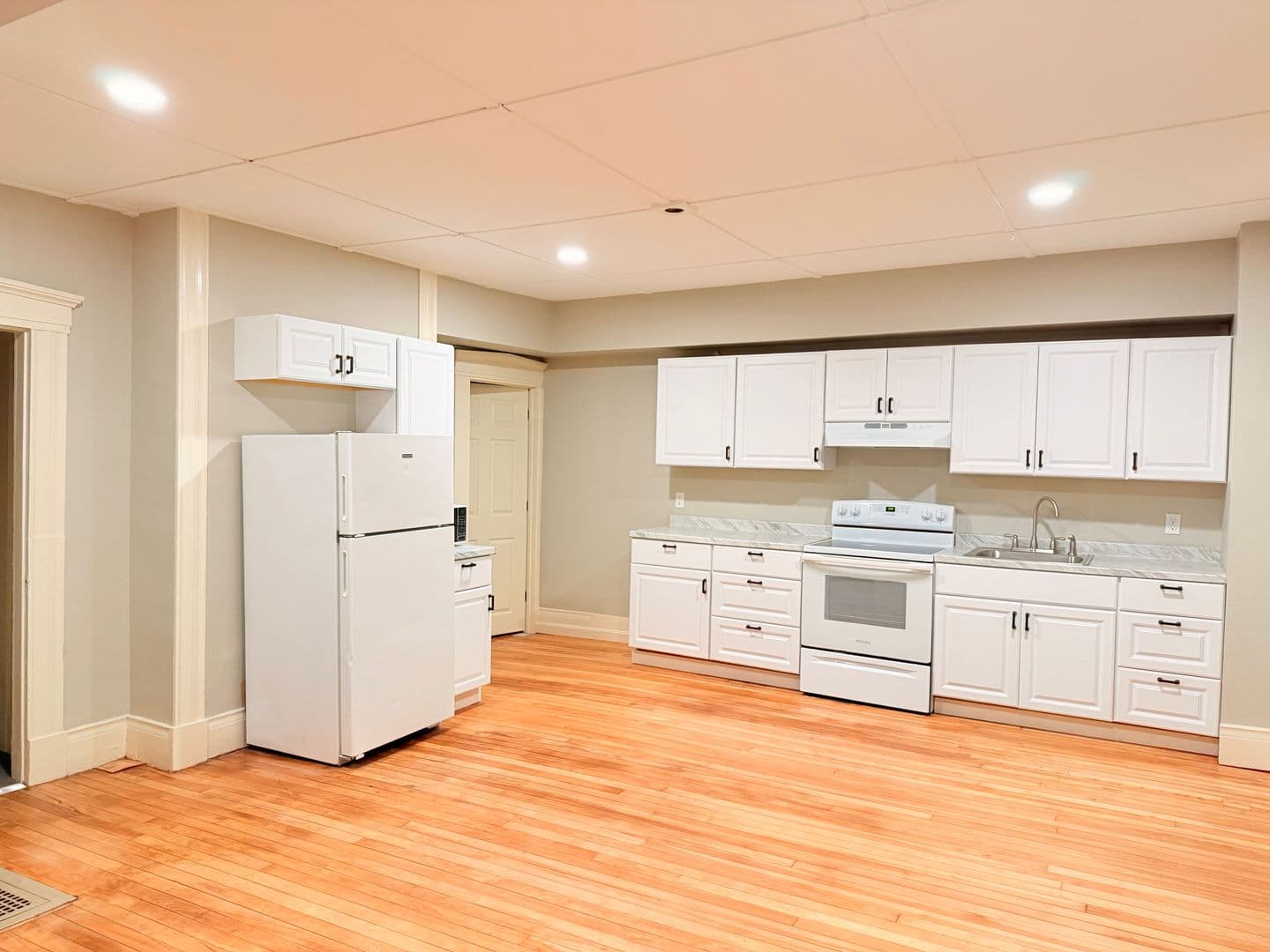White River Junction Apartment: 31, 63, 77-79 Christian Street