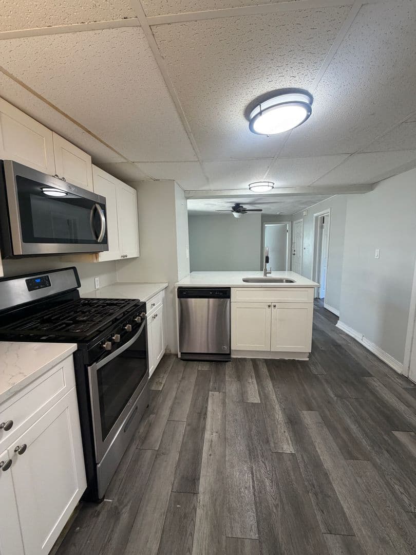 East Boston Apartment: 126 Leyden St