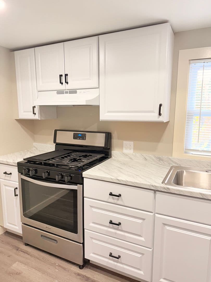 Hartland Apartment: 8 Blodgett Lane