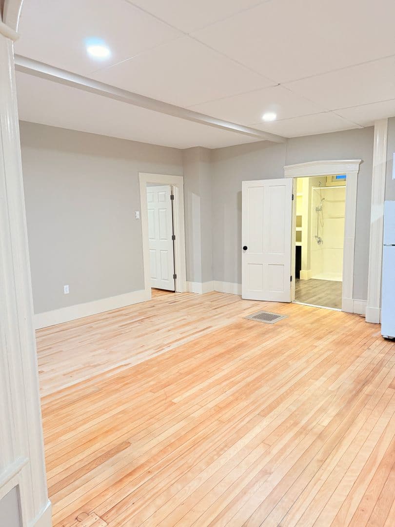 White River Junction Apartment: 31, 63, 77-79 Christian Street