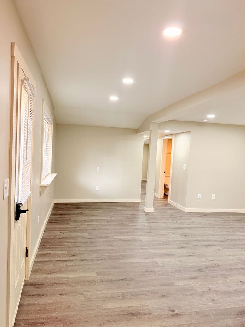 Hartland Apartment: 8 Blodgett Lane