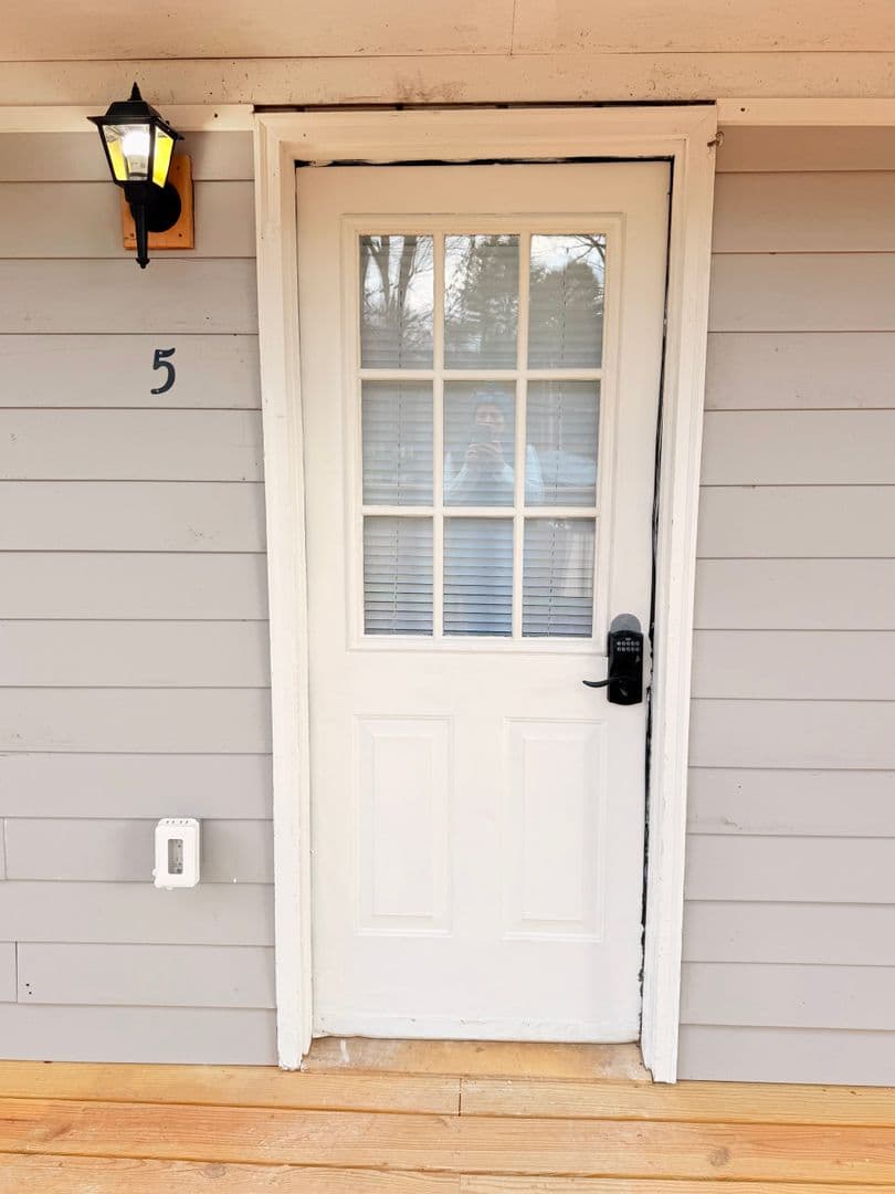 Hartland Apartment: 8 Blodgett Lane