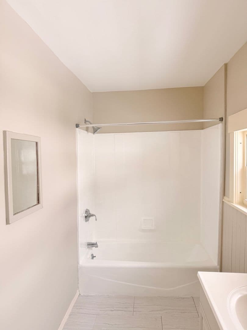 White River Junction Apartment: 31, 63, 77-79 Christian Street