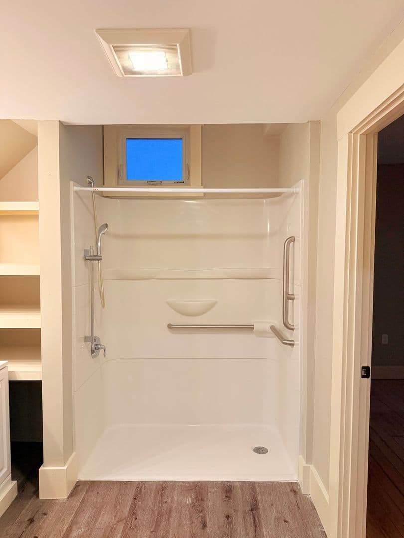 White River Junction Apartment: 31, 63, 77-79 Christian Street
