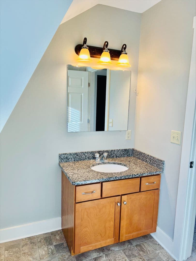 Hartland Apartment: 1 VT Route 12