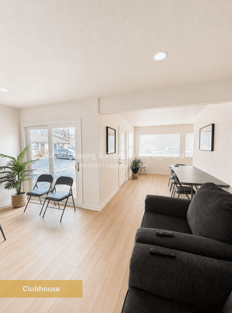 Lees Summit Apartment: 311 SE Grand Ave Apt 2