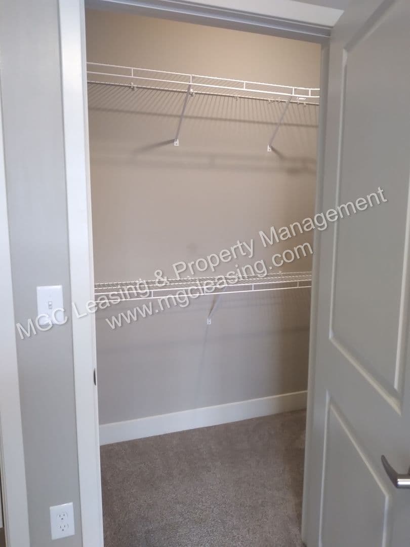 Kansas City Apartment: 5511 NE 80th Ter