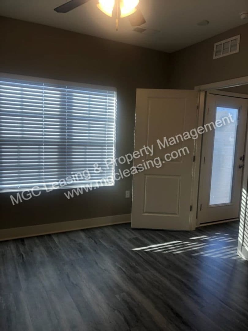 Kansas City Apartment: 5511 NE 80th Ter