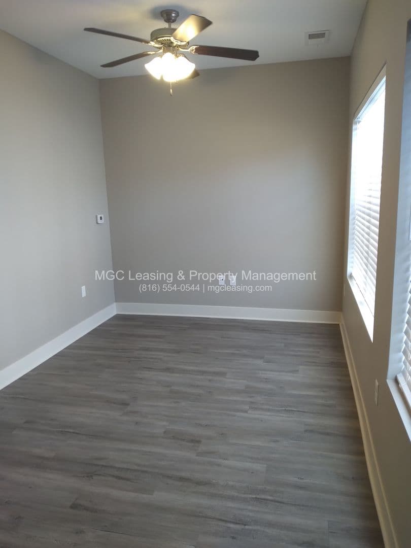 Kansas City Apartment: 5511 NE 80th Ter