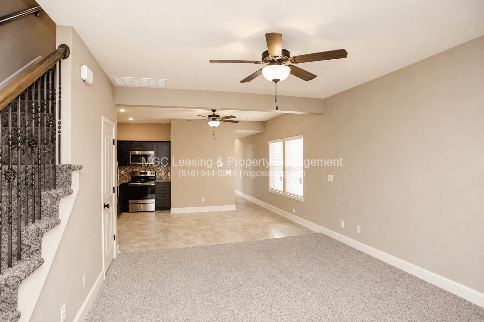Raymore Townhome: 108-114 Barberry Ln