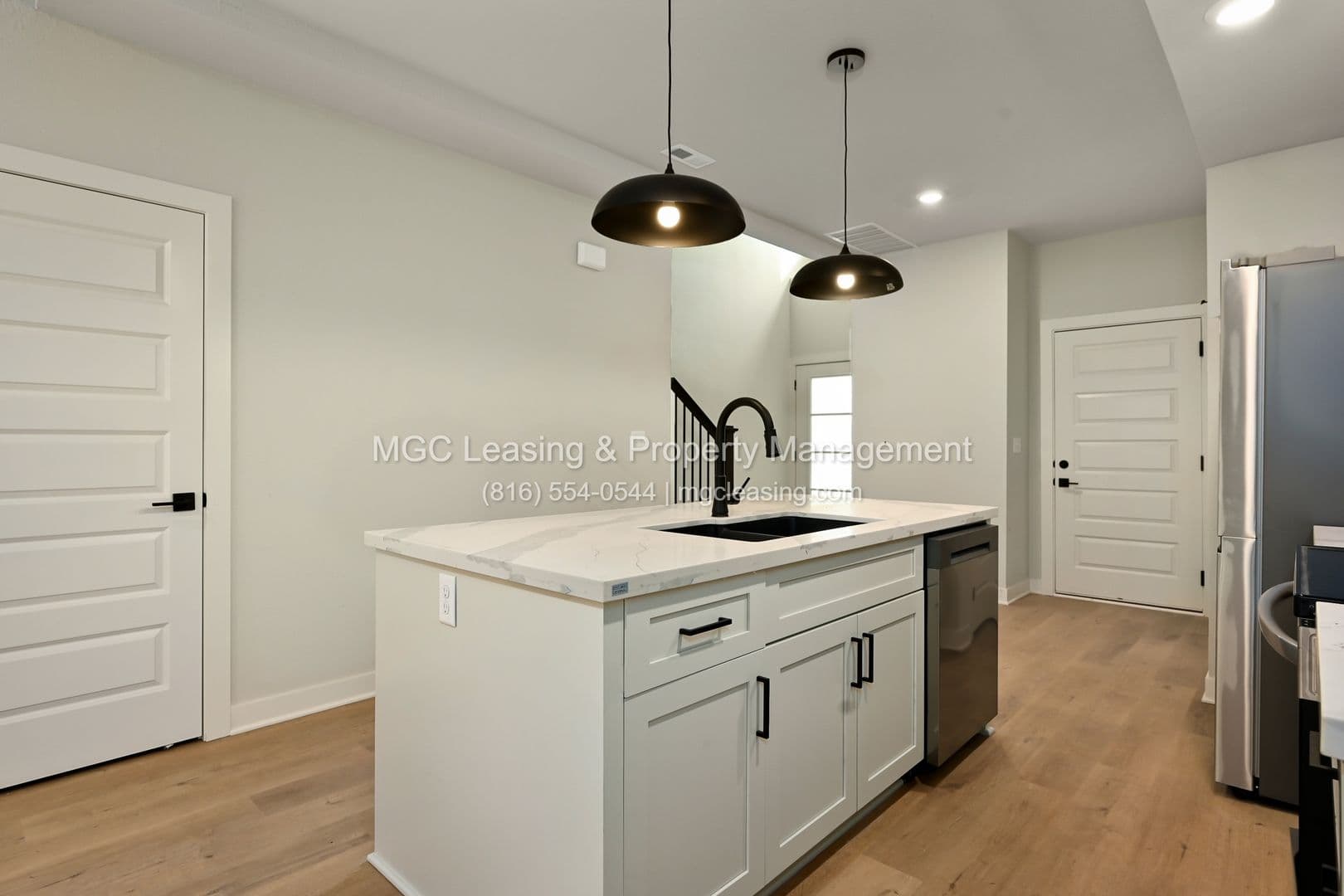 Raymore Apartment: 246-256 Persimmon Rd