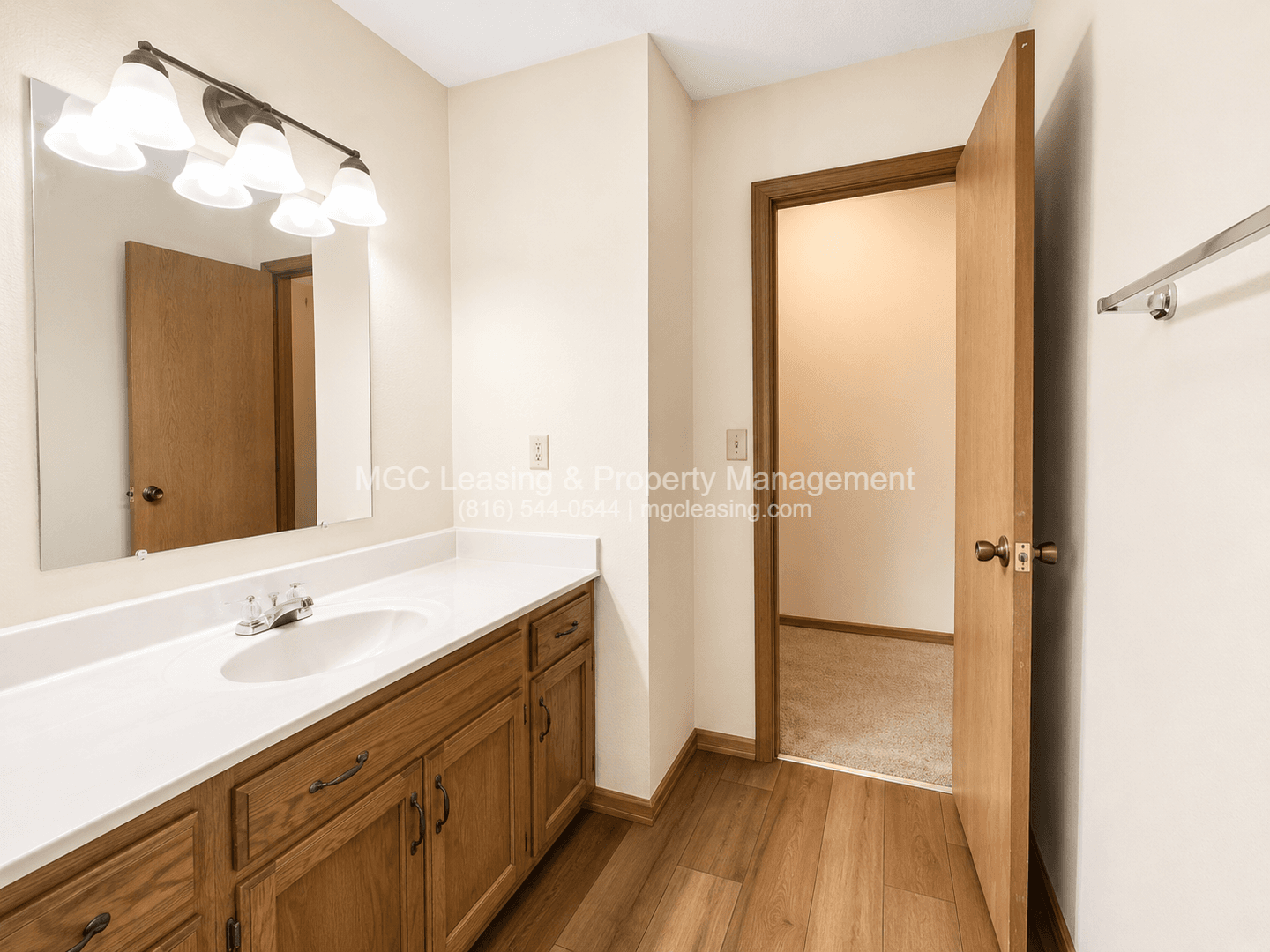 Lees Summit Townhome: 3549-3555 NE Independence Cir