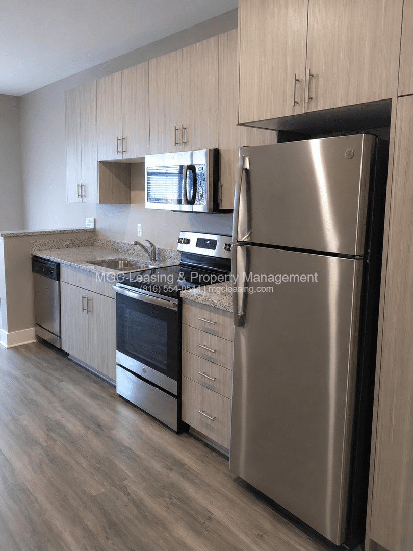 Kansas City Apartment: 5511 NE 80th Ter