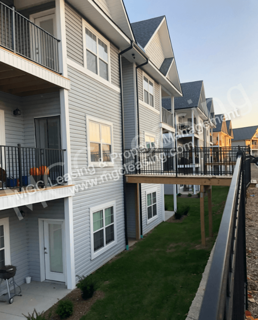 Kansas City Apartment: 5511 NE 80th Ter
