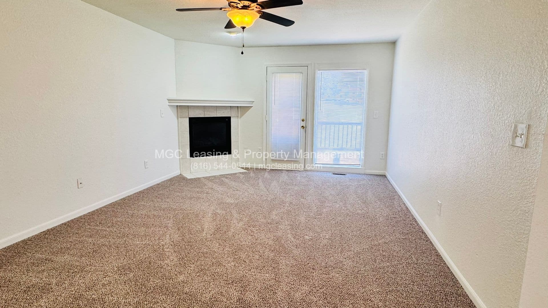 Kansas City Townhome: 5808-5810 NE 42nd St
