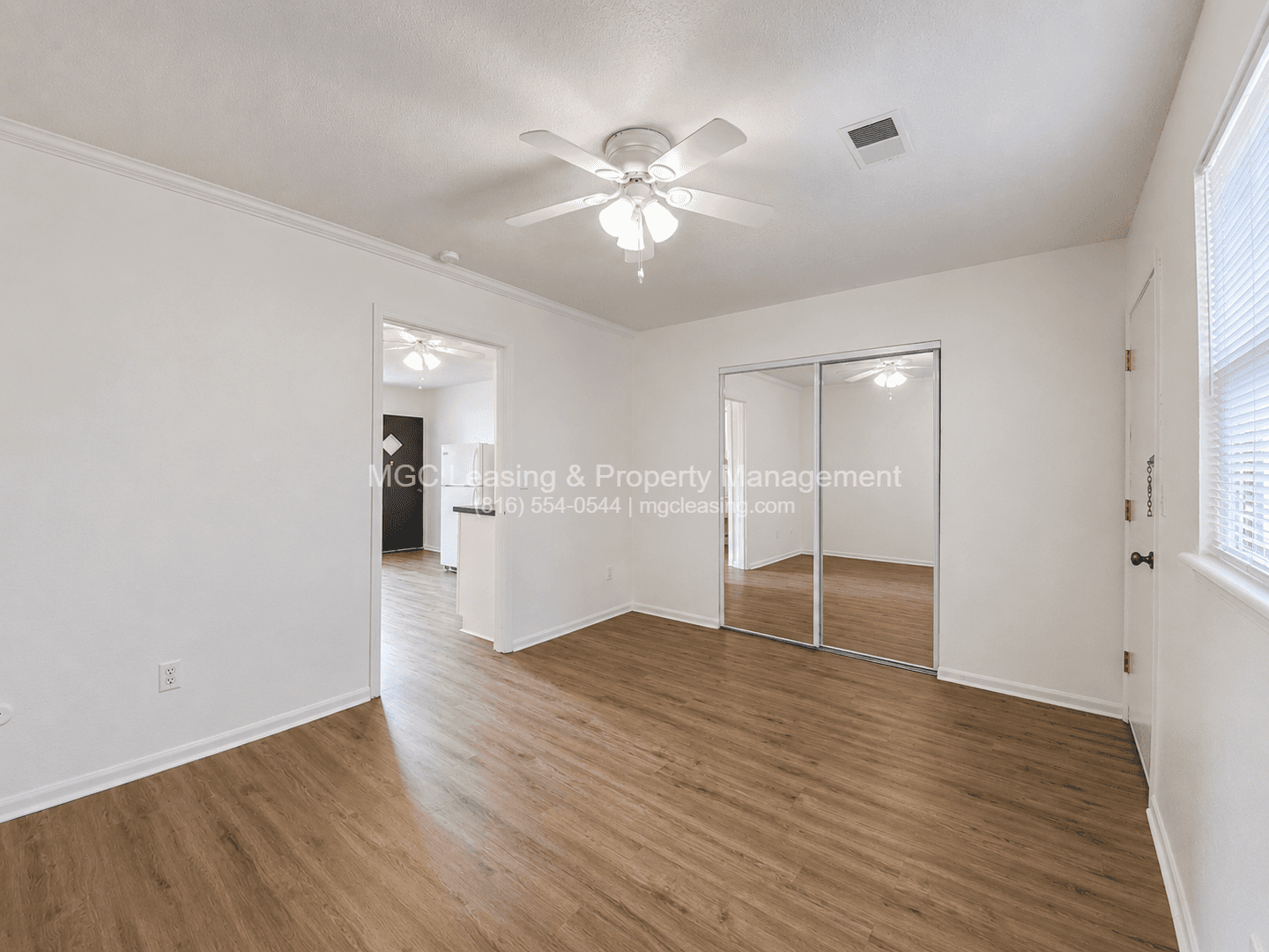 Lees Summit Apartment: 309 SE Grand Ave Apt 5