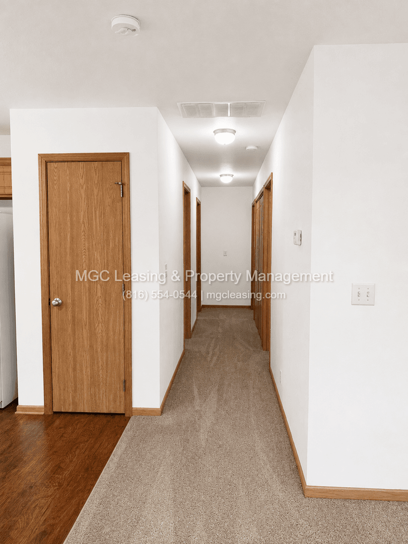 Pleasant Hill Multiplex: 105-107 Golfview Dr