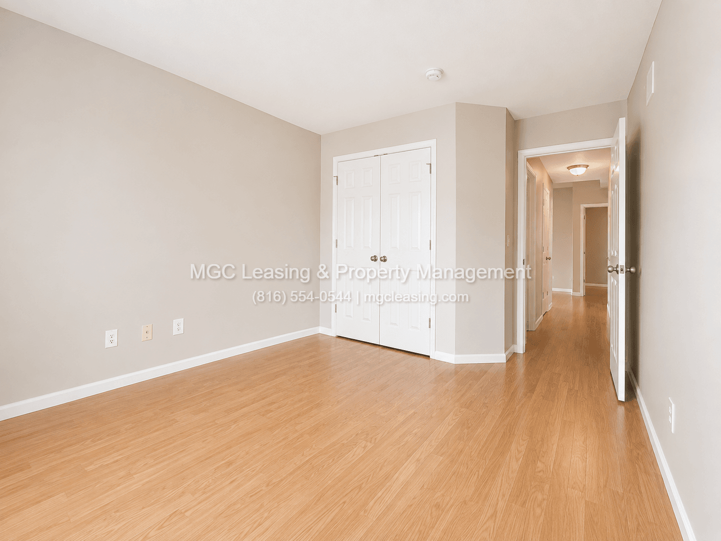 Kansas City Townhome: 8426 N Ava Ave