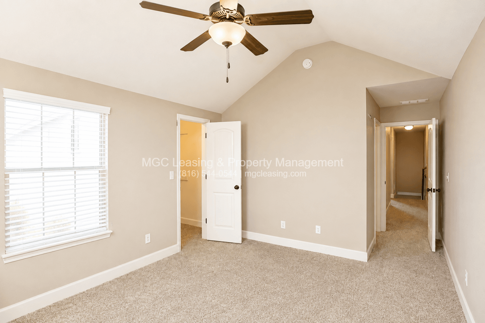 Raymore Townhome: 108-114 Barberry Ln