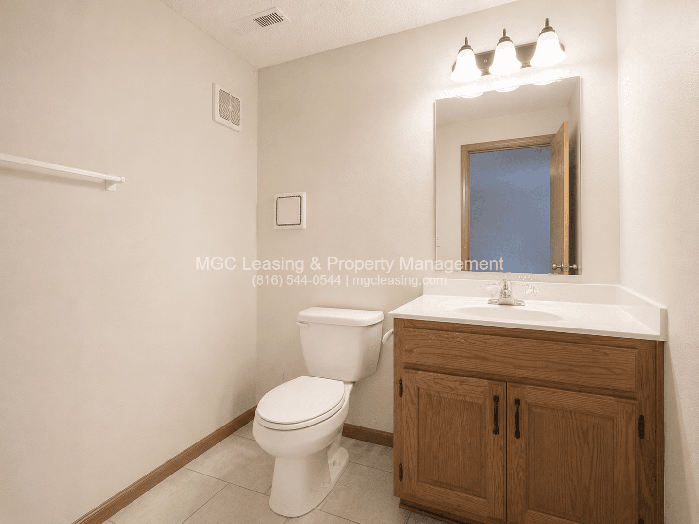 Lees Summit Townhome: 3549-3555 NE Independence Cir