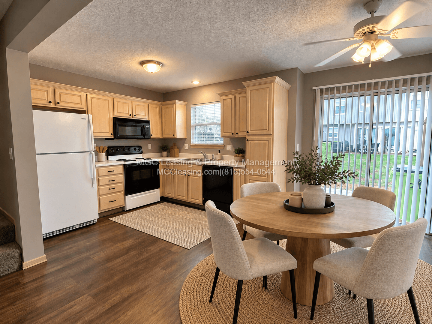 Harrisonville Townhome: 1009-1015 Garden Way