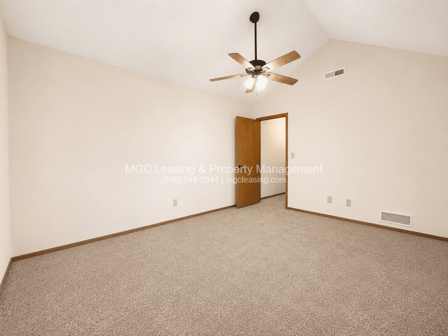 Lees Summit Townhome: 3549-3555 NE Independence Cir