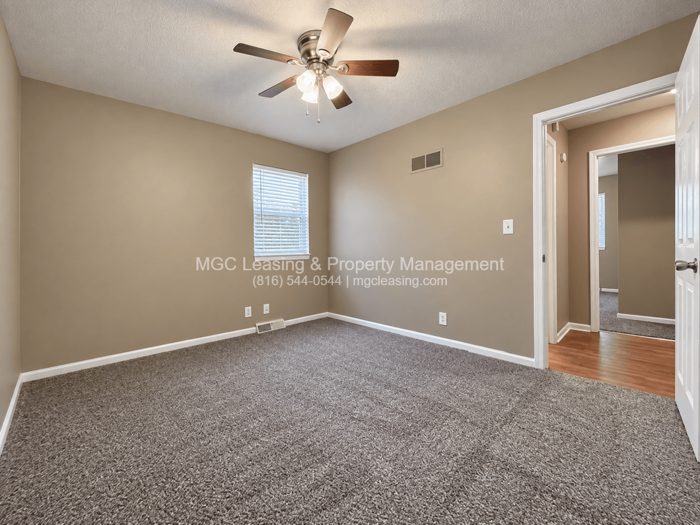 Blue Springs Apartment: 717 NW 6th St Apt A