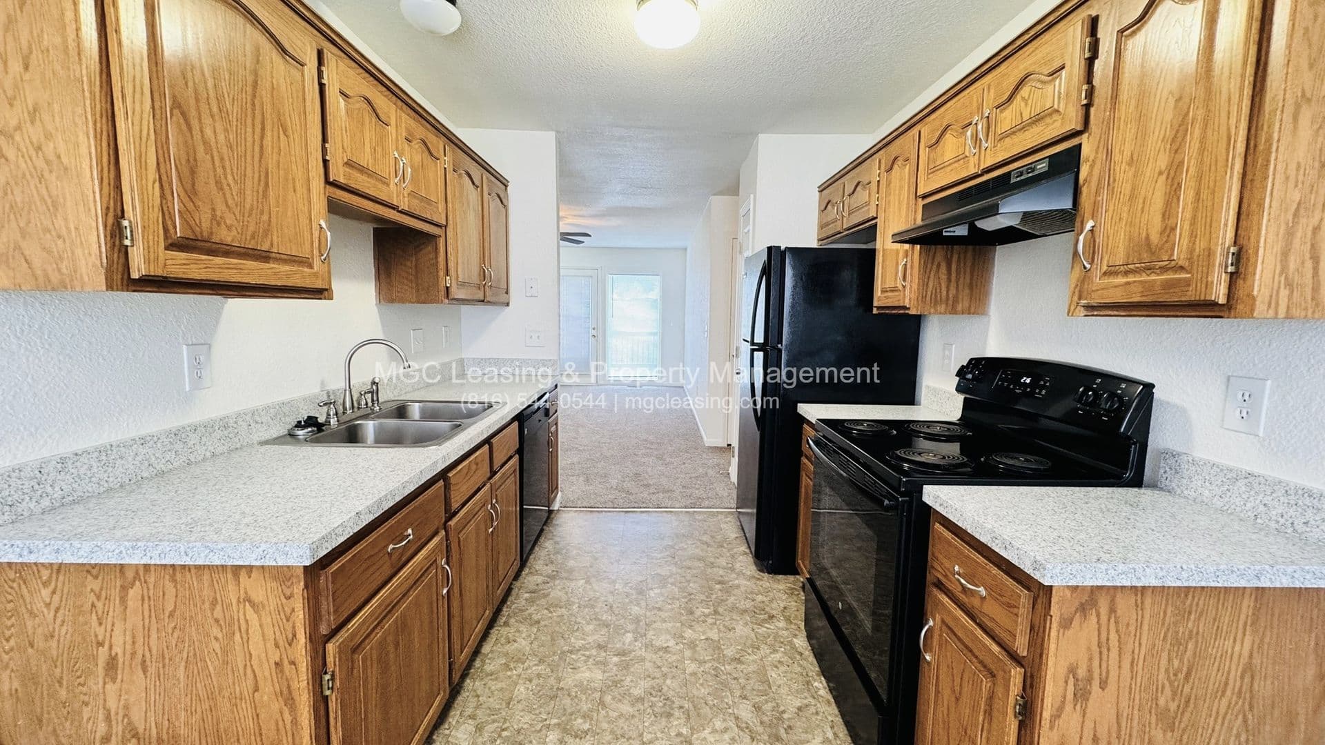 Kansas City Townhome: 5808-5810 NE 42nd St