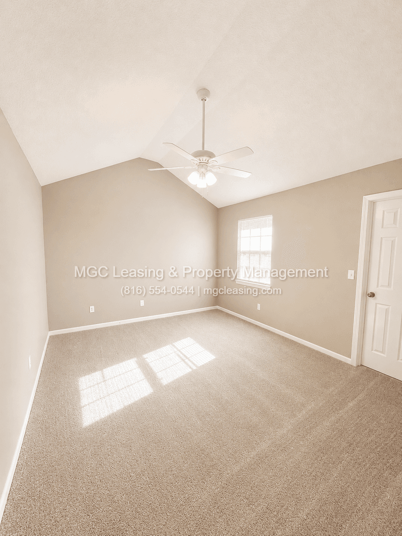 Lees Summit Townhome: 4604 NE Whispering Winds Dr