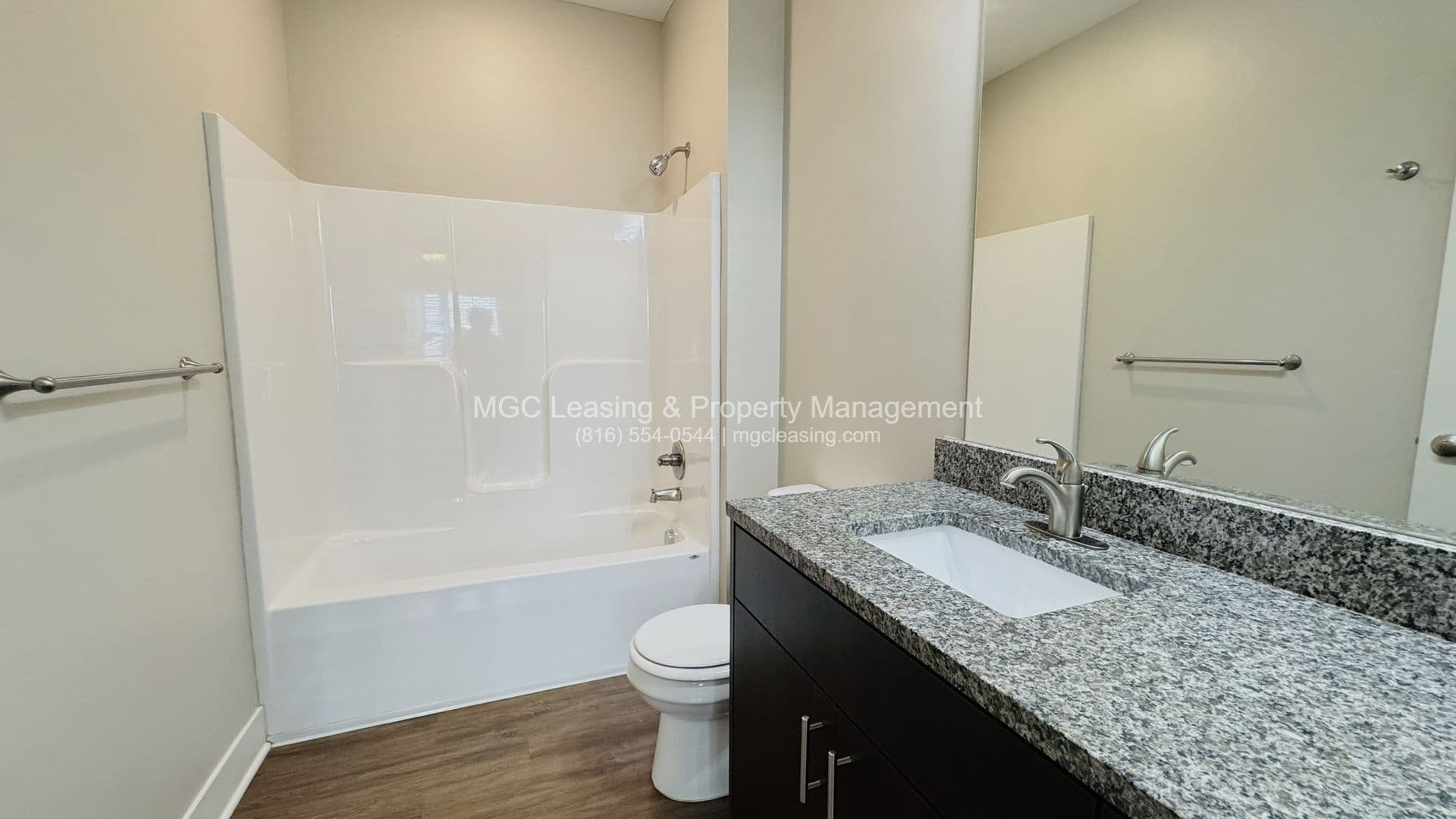 Kansas City Apartment: 5511 NE 80th Ter