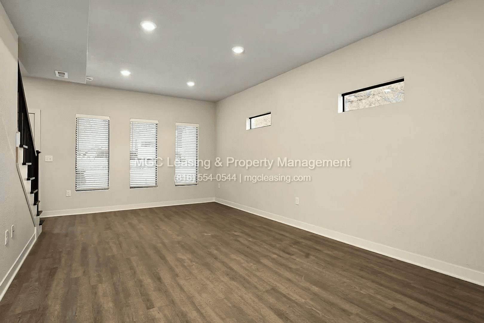 Raymore Apartment: 243-249 Pawpaw Rd