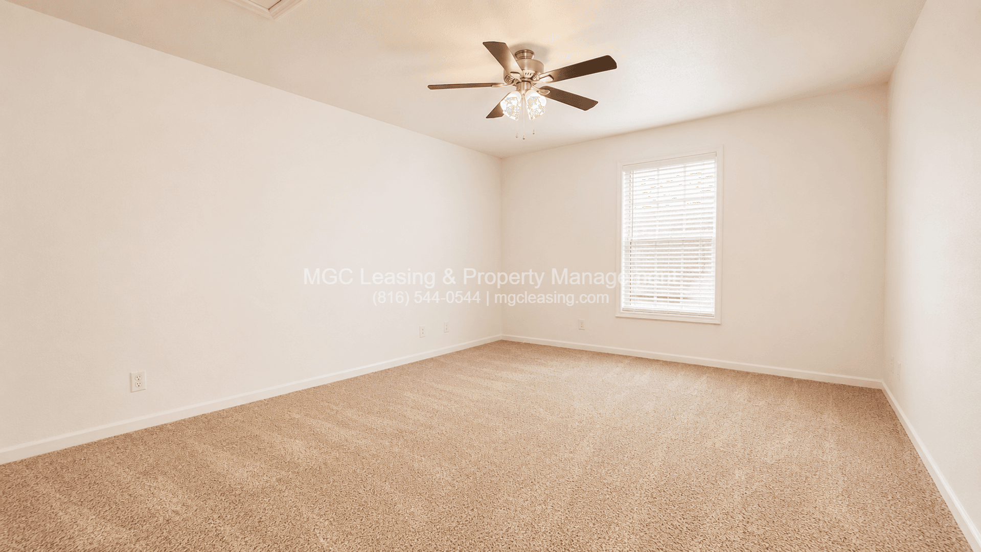 Kansas City Townhome: 5808-5810 NE 42nd St