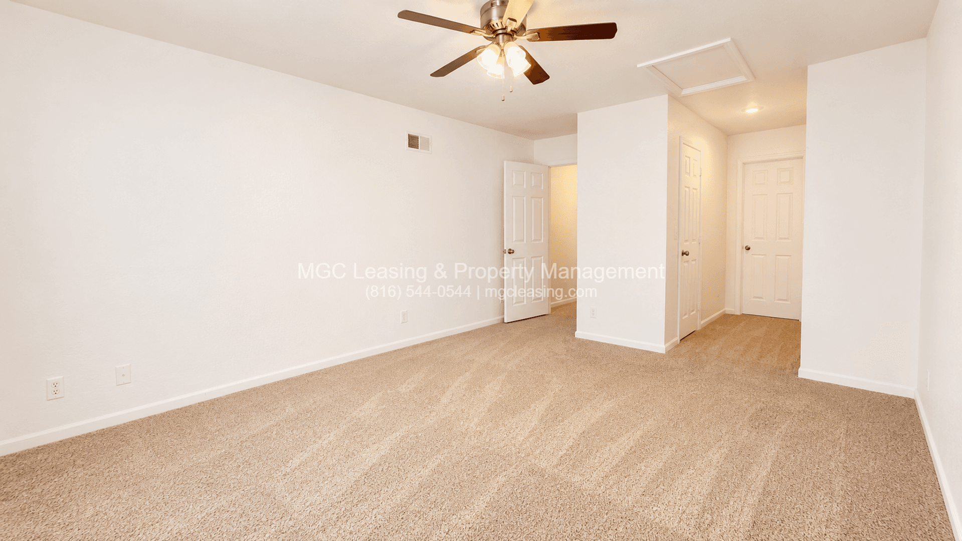Kansas City Townhome: 5808-5810 NE 42nd St