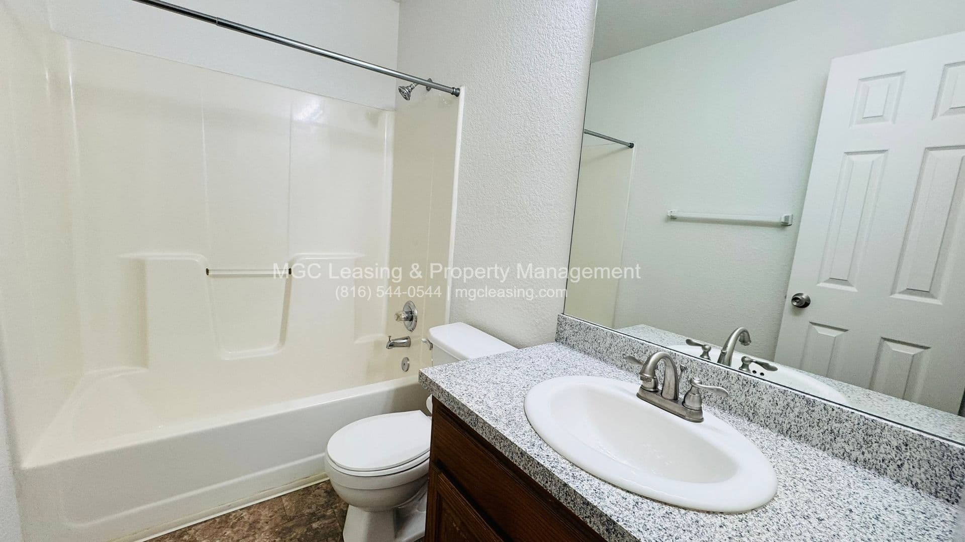 Kansas City Townhome: 5808-5810 NE 42nd St