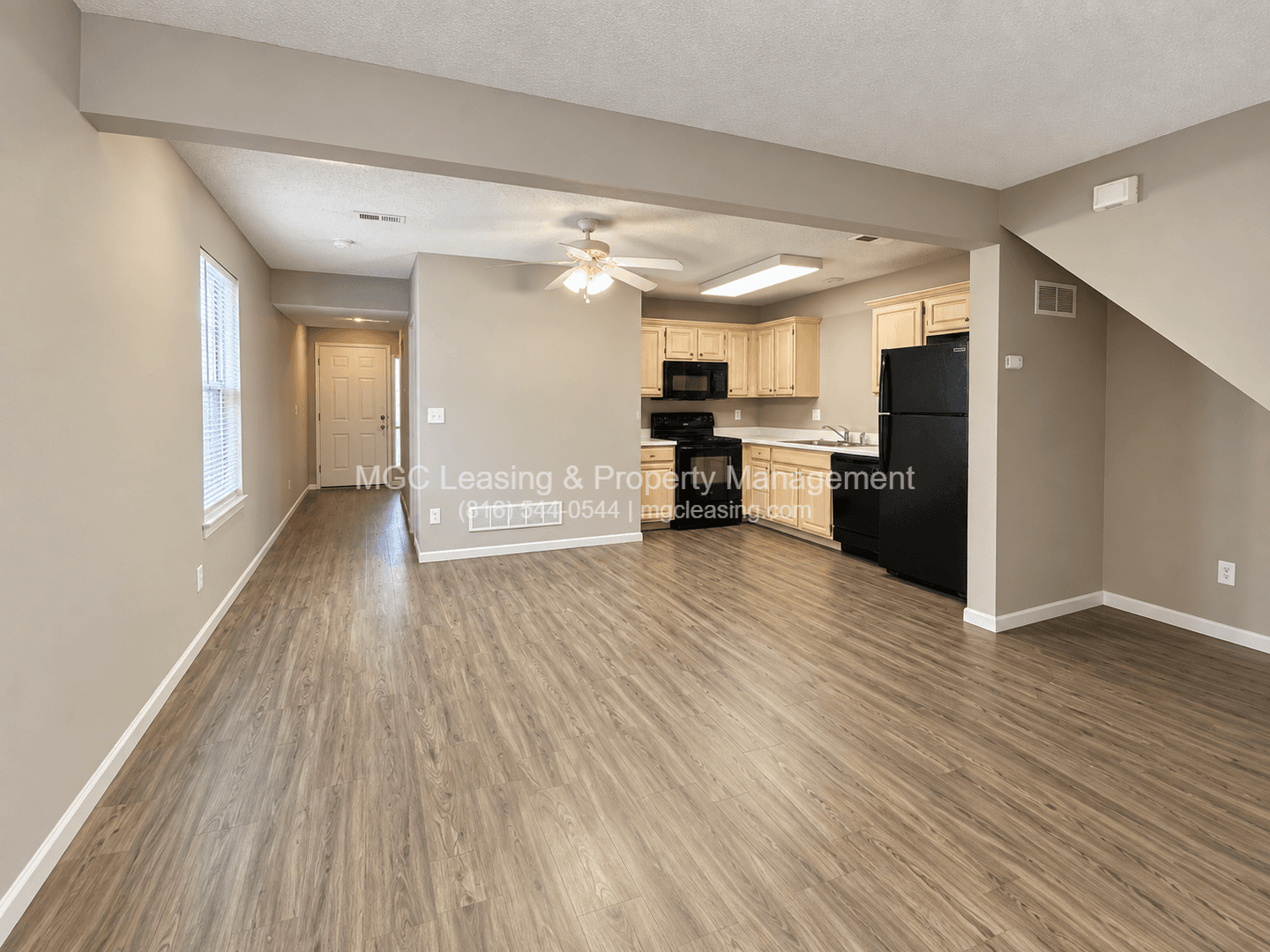 Harrisonville Townhome: 1109-1115 Garden Way