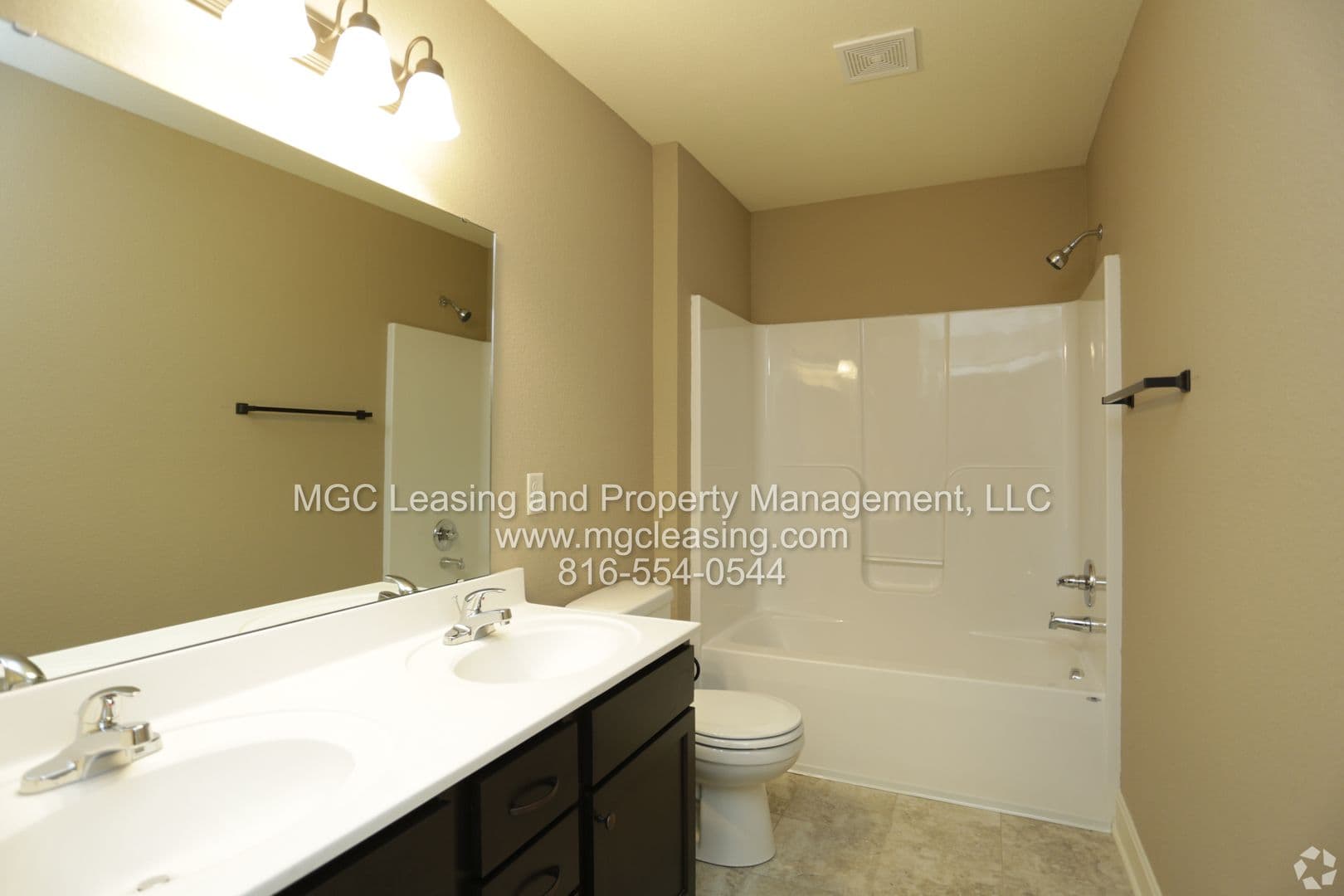 Lees Summit Townhome: 2231-2237 SW Burning Wood Ln