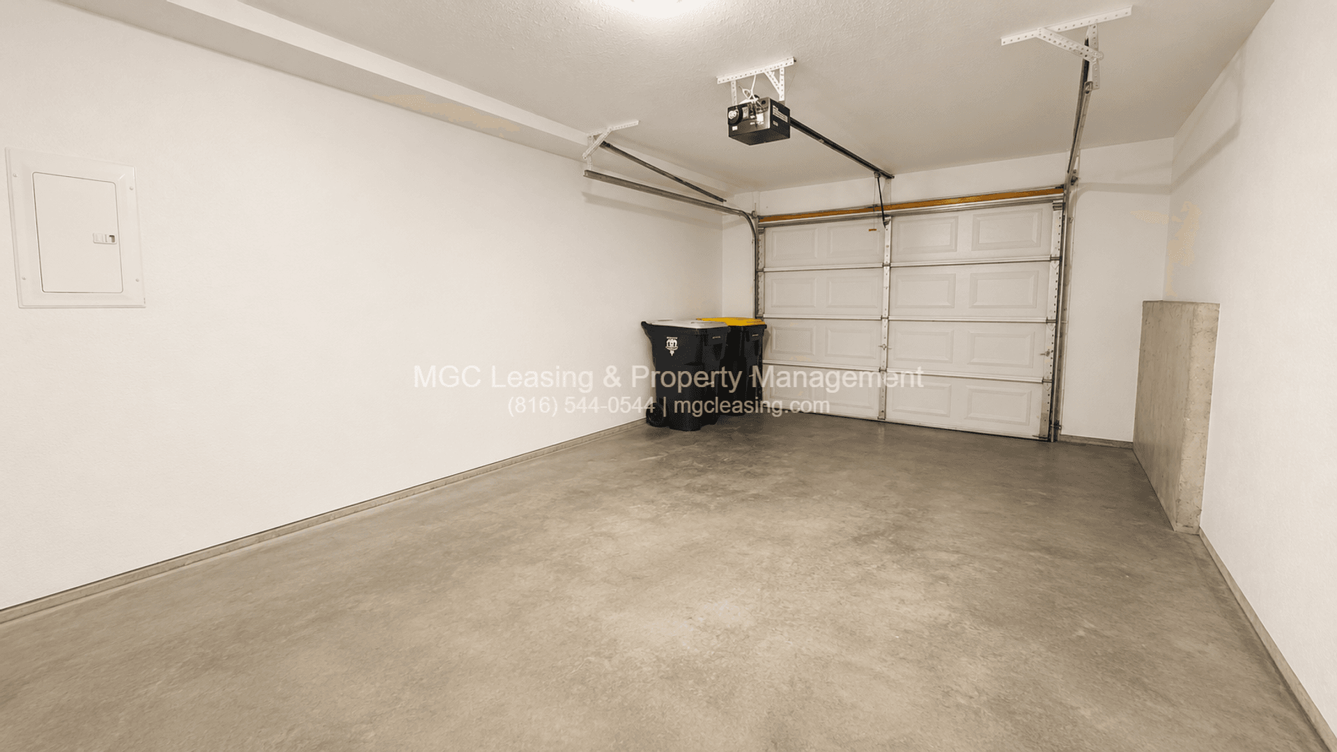 Kansas City Townhome: 5808-5810 NE 42nd St