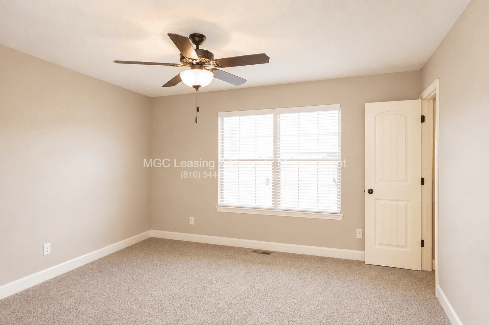 Raymore Townhome: 108-114 Barberry Ln