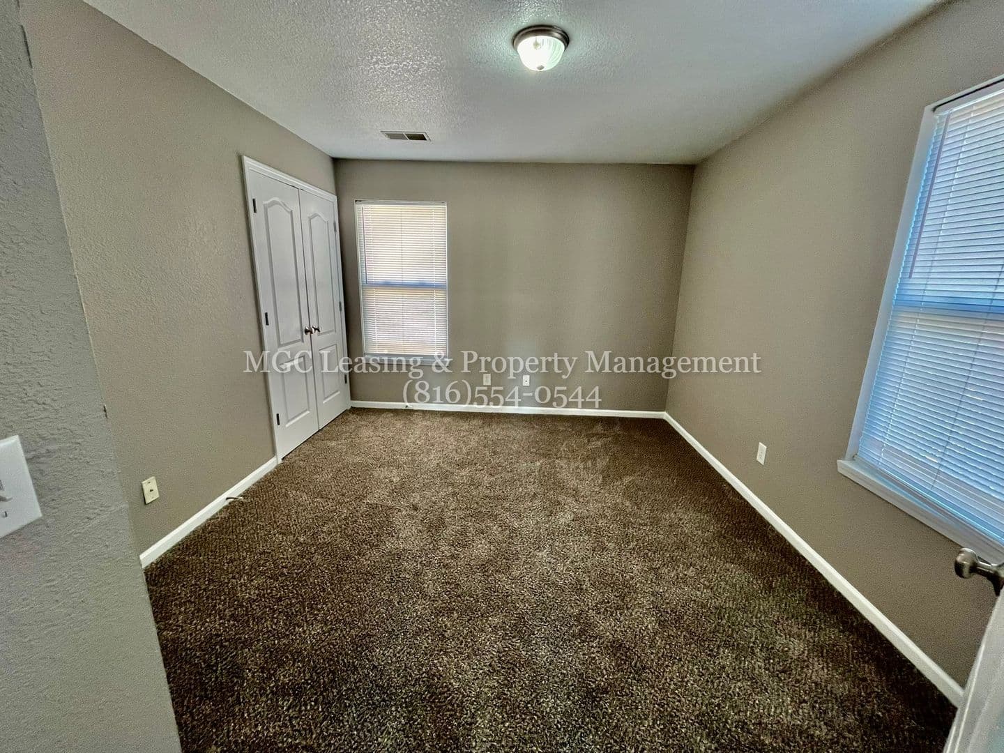 Blue Springs Multiplex: 3101-3103 NW Gateway Dr