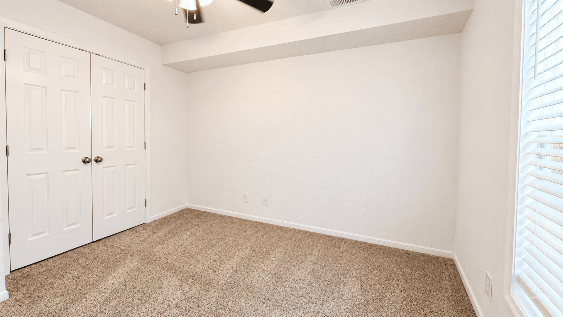 Kansas City Townhome: 5808-5810 NE 42nd St