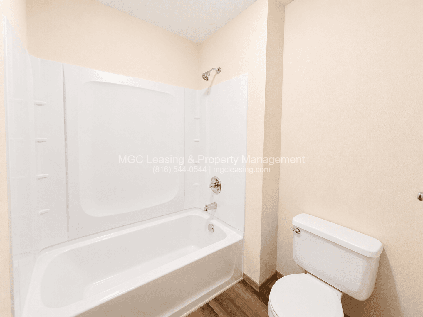 Lees Summit Townhome: 3549-3555 NE Independence Cir