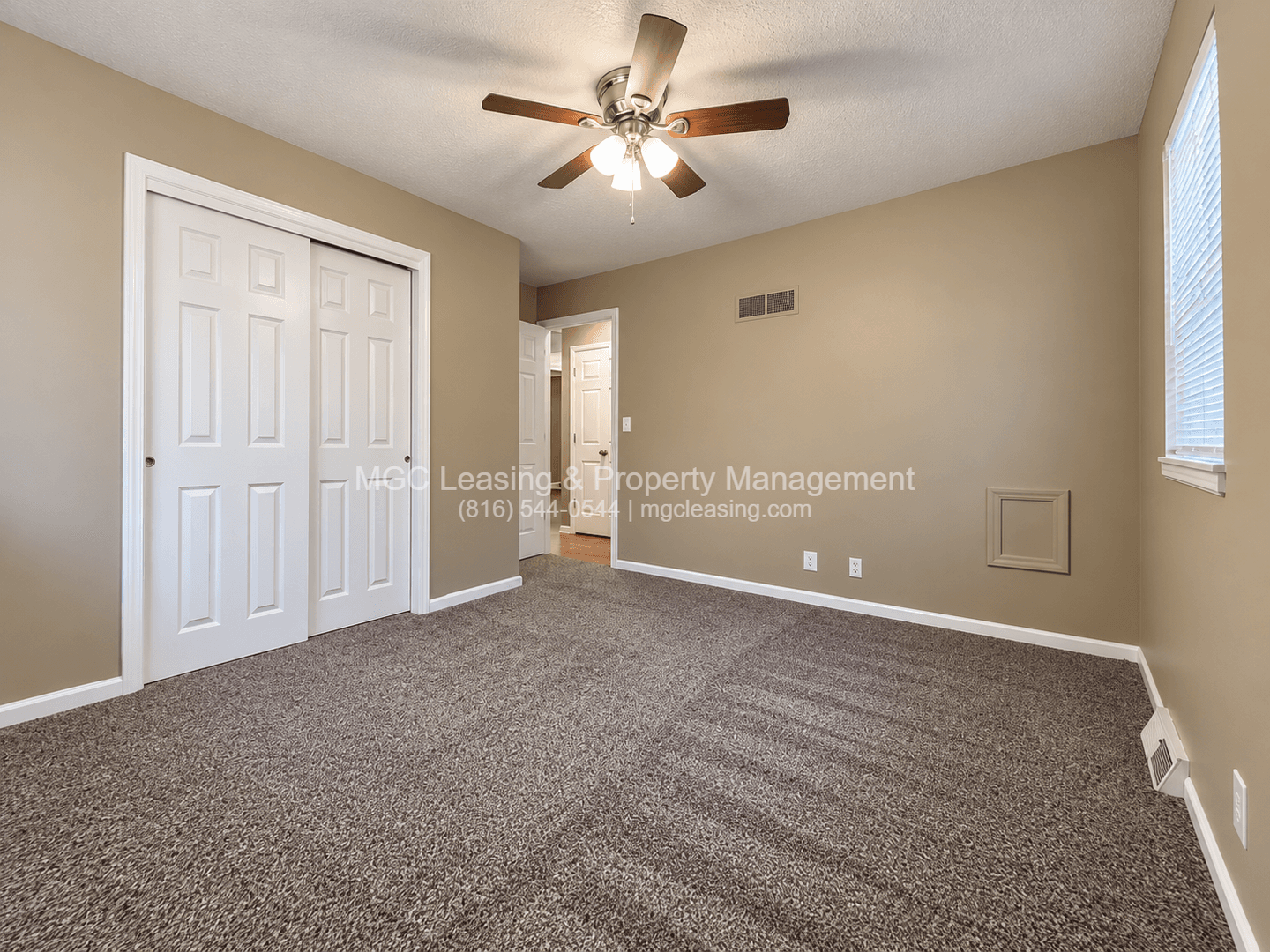 Blue Springs Apartment: 717 NW 6th St Apt A