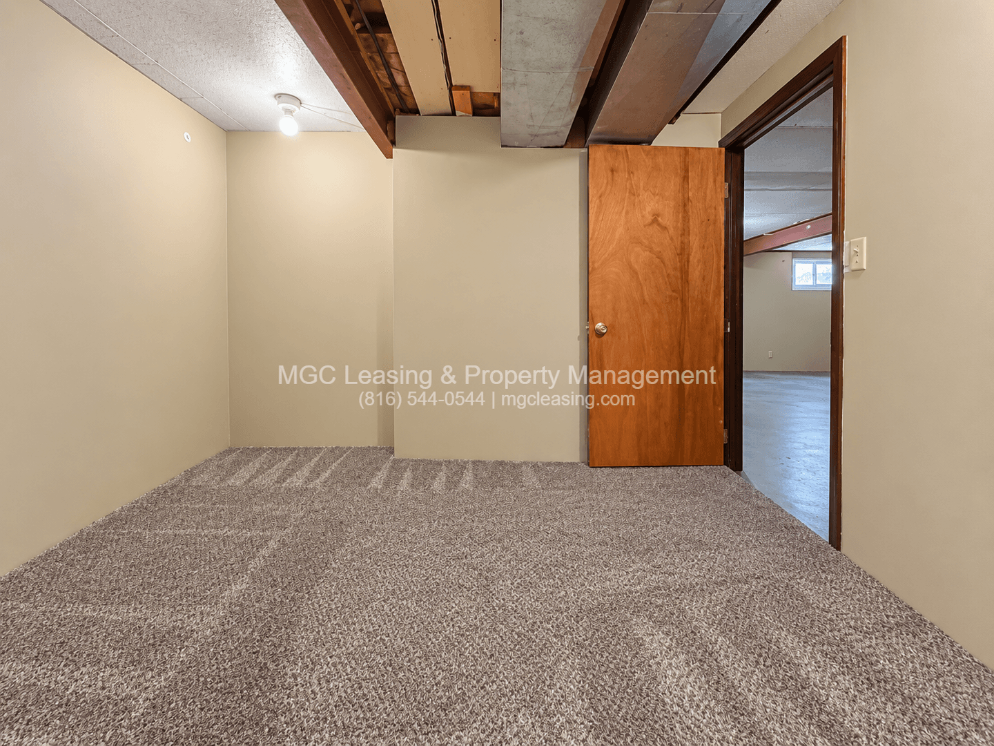 Blue Springs Apartment: 717 NW 6th St Apt A